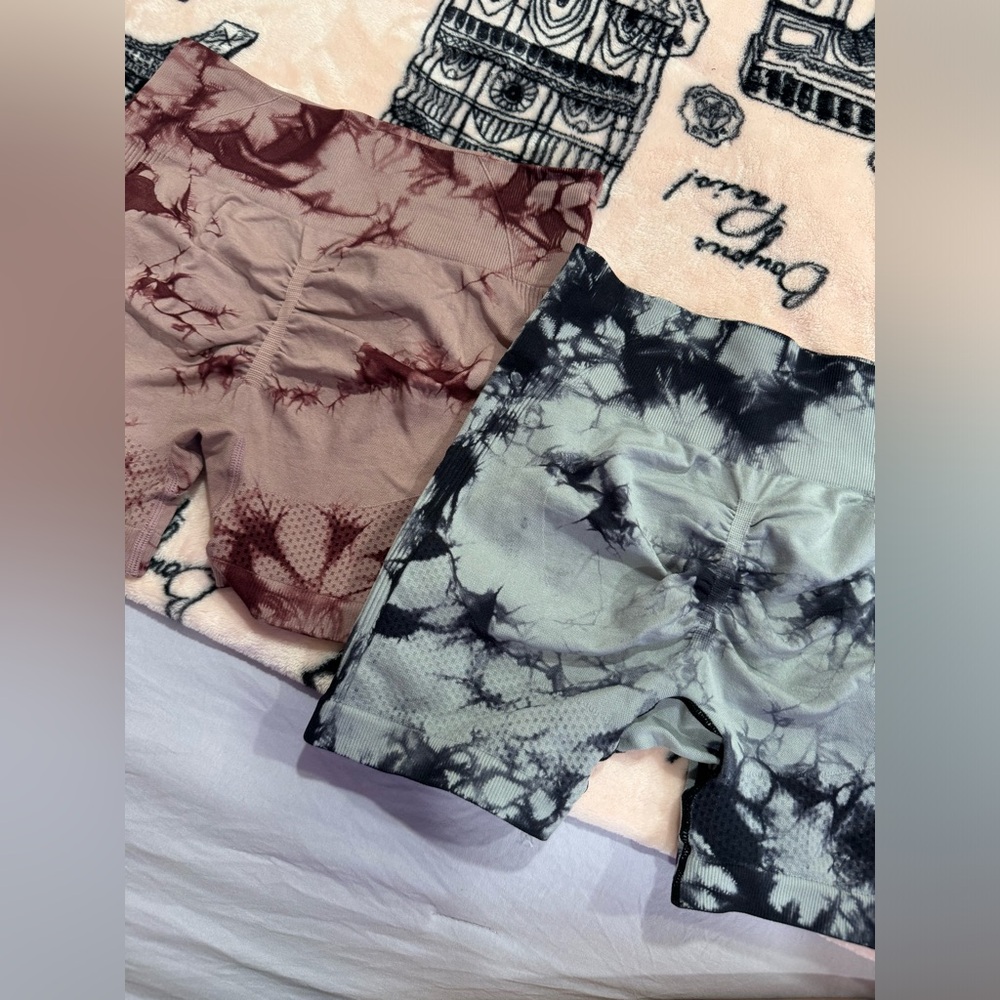 Booty shorts - Picture 3 of 4